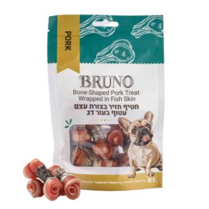 חטיף לכלב חזיר בצורת עצם עטוף בעור דג של מותג ברונו (Bruno Pork Treat Wrapped in Fish Skin), אריזת 80 גרם.